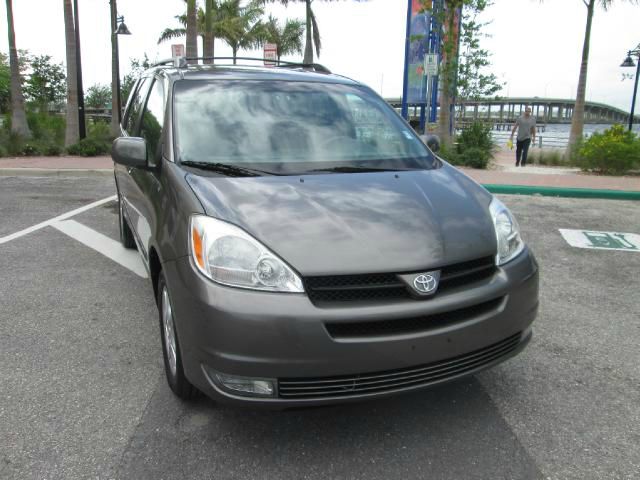 Toyota Sienna 2004 photo 6