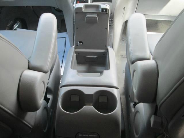 Toyota Sienna 2004 photo 7