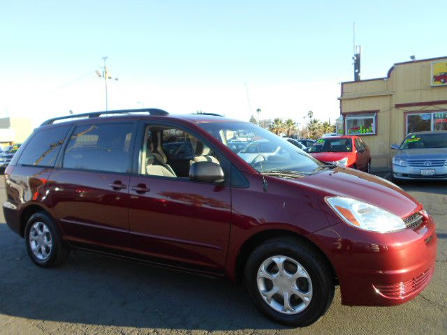 Toyota Sienna 2004 photo 3