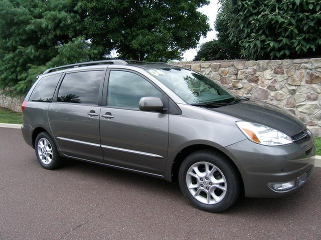 Toyota Sienna Eddie Bauer 4x4 MiniVan