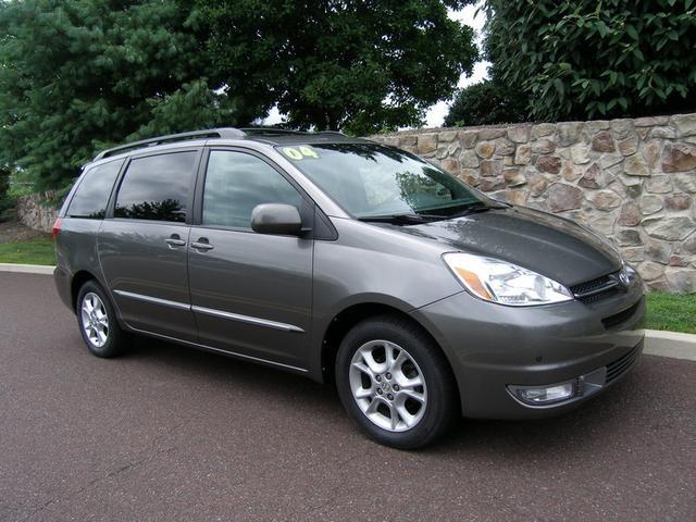 Toyota Sienna 2004 photo 1