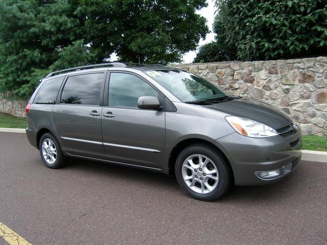 Toyota Sienna 2004 photo 4