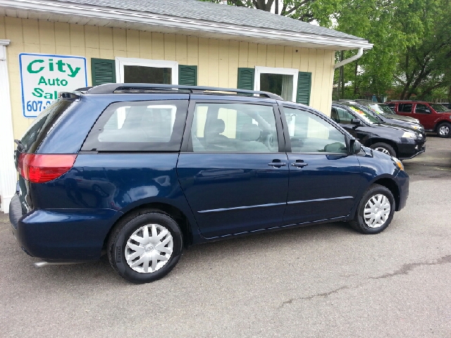 Toyota Sienna 2004 photo 5