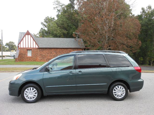 Toyota Sienna 2004 photo 3