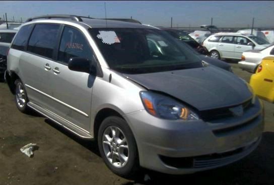 Toyota Sienna 2004 photo 2