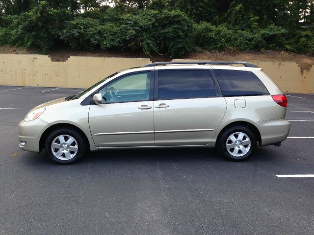 Toyota Sienna Eddie Bauer 4x4 MiniVan