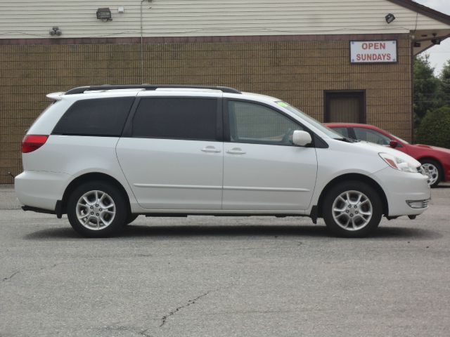 Toyota Sienna 2004 photo 11