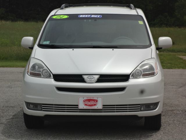 Toyota Sienna 2004 photo 24