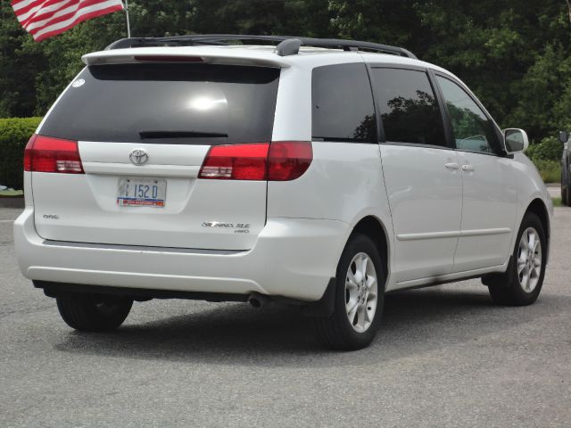 Toyota Sienna 2004 photo 31