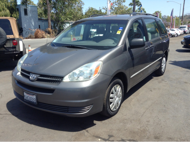 Toyota Sienna 1997 Ford GL MiniVan