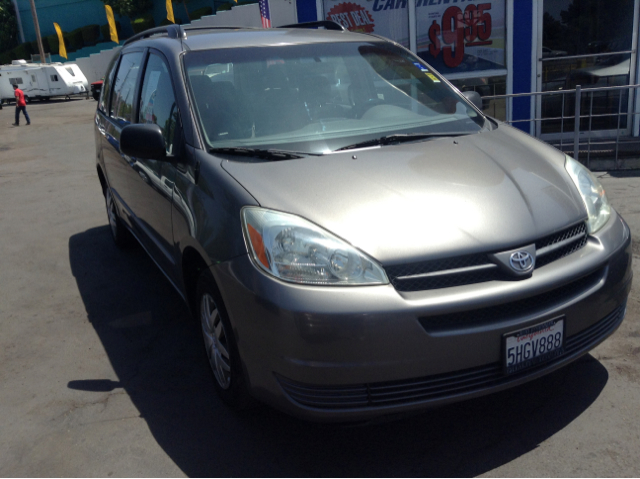 Toyota Sienna 2004 photo 3