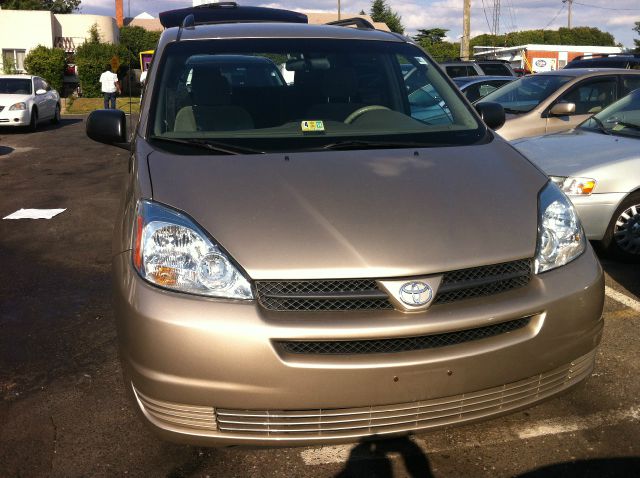 Toyota Sienna 2004 photo 1