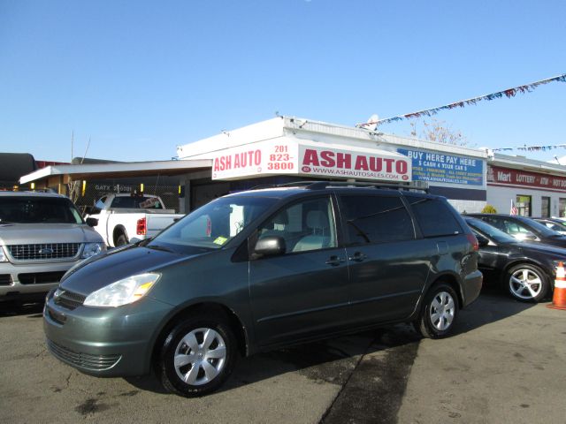 Toyota Sienna 2004 photo 4