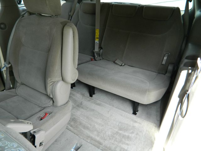 Toyota Sienna 2004 photo 1