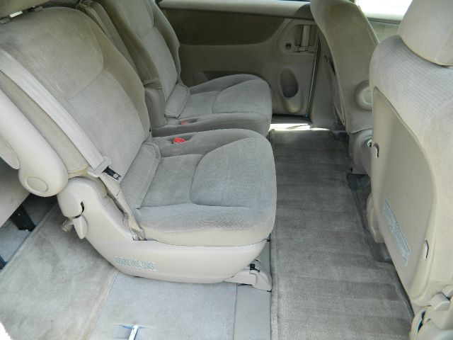 Toyota Sienna 2004 photo 12