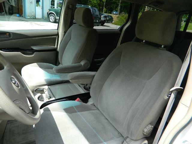 Toyota Sienna 2004 photo 23