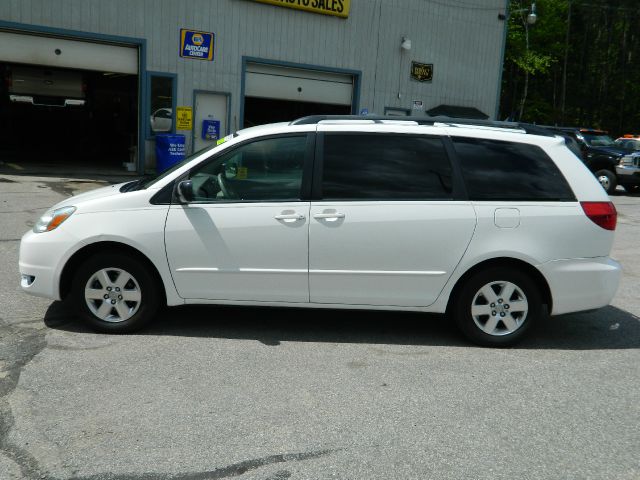 Toyota Sienna 2004 photo 27