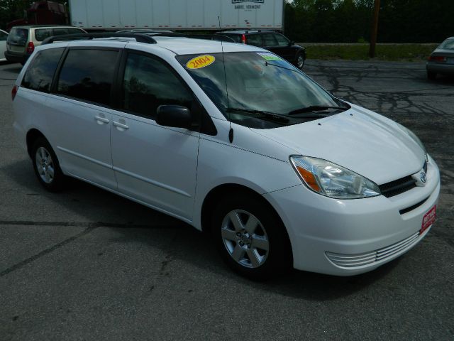 Toyota Sienna 2004 photo 4