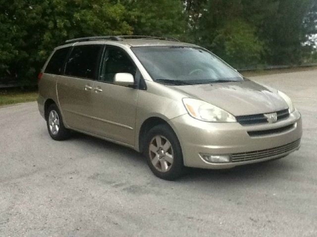 Toyota Sienna 2004 photo 11