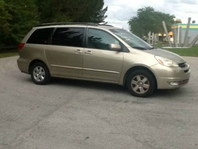 Toyota Sienna 2004 photo 6