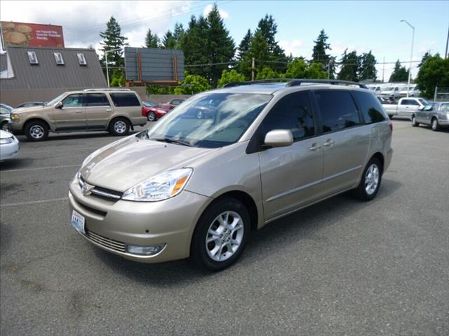 Toyota Sienna 2004 photo 3