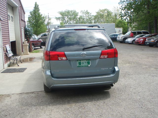 Toyota Sienna 2004 photo 5