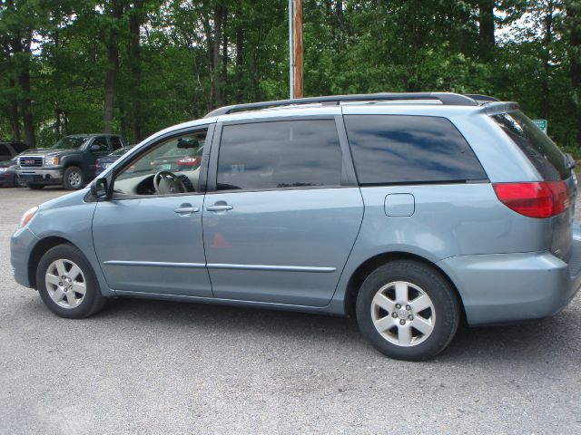 Toyota Sienna 2004 photo 6