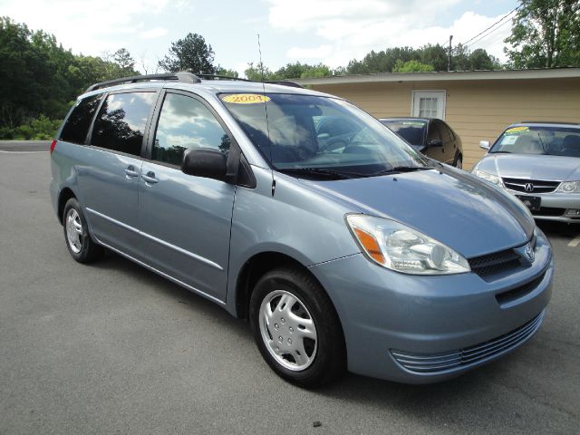 Toyota Sienna 1997 Ford GL MiniVan