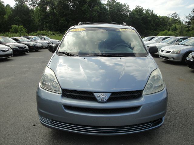 Toyota Sienna 2004 photo 11