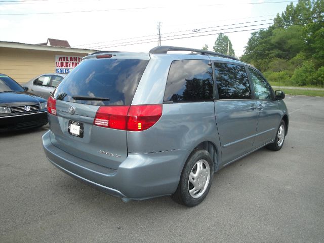 Toyota Sienna 2004 photo 5