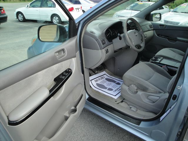 Toyota Sienna 2004 photo 9