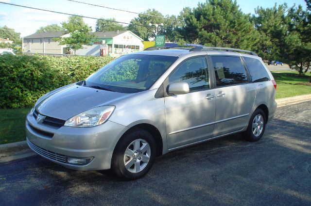 Toyota Sienna 2004 photo 1