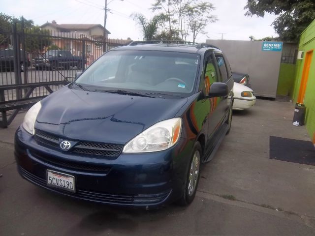 Toyota Sienna 2004 photo 8