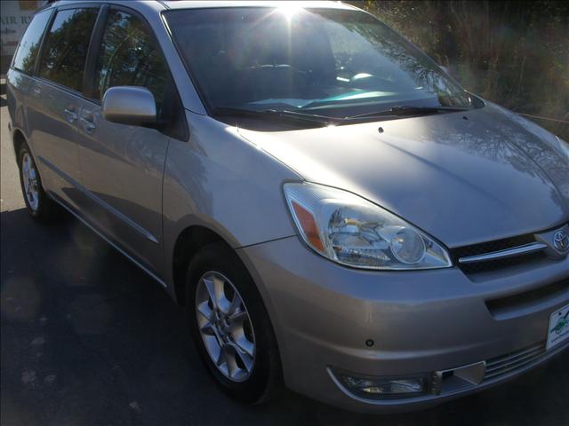 Toyota Sienna 2004 photo 4