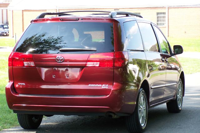 Toyota Sienna FX35 AWD MiniVan