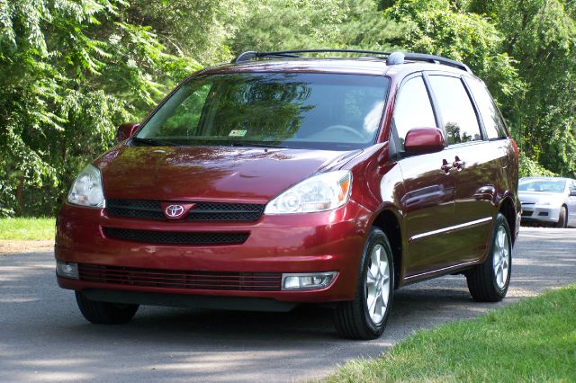 Toyota Sienna 2004 photo 4