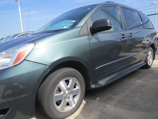 Toyota Sienna 2004 photo 1