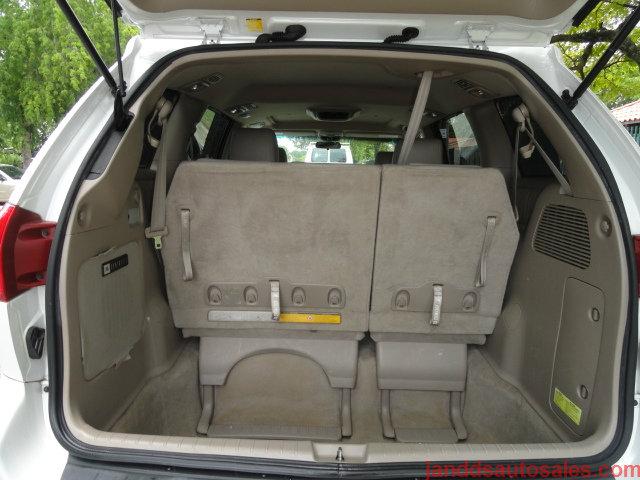 Toyota Sienna 2004 photo 4