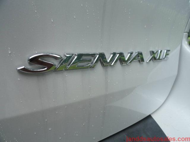 Toyota Sienna 2004 photo 5