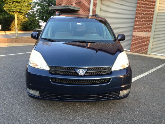 Toyota Sienna 2004 photo 4