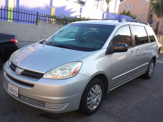 Toyota Sienna 2004 photo 4