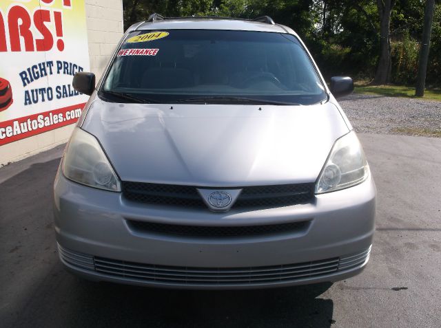 Toyota Sienna 2004 photo 4