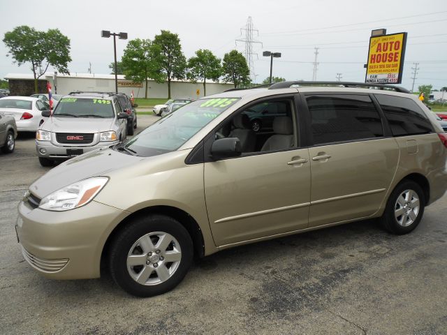 Toyota Sienna 2004 photo 1