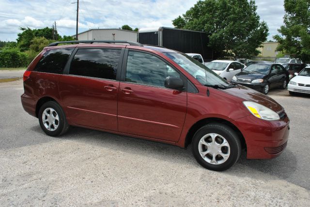 Toyota Sienna 2004 photo 17