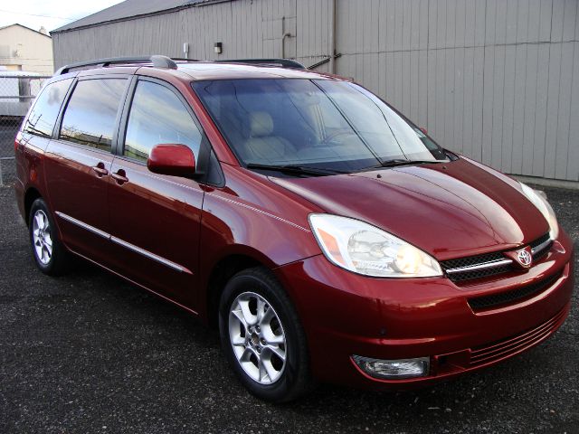 Toyota Sienna 2004 photo 3