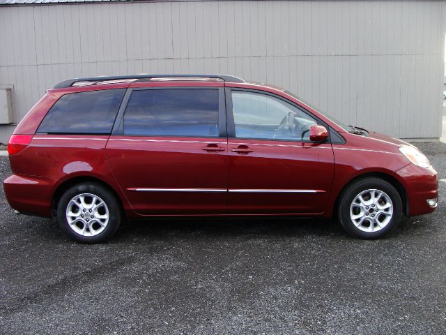 Toyota Sienna 2004 photo 4