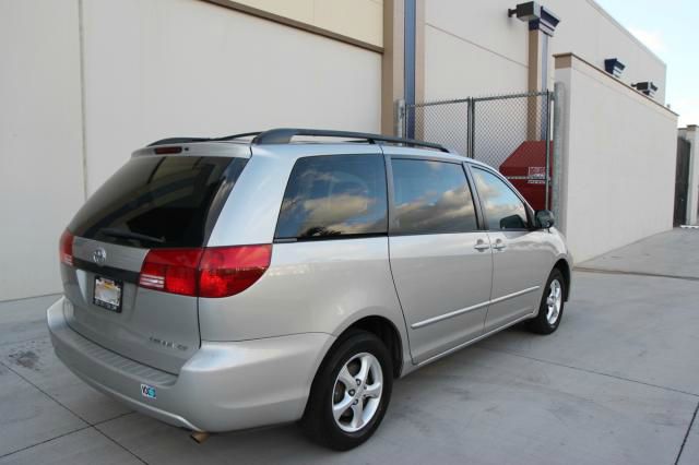 Toyota Sienna 2004 photo 4