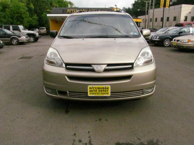 Toyota Sienna 2004 photo 4