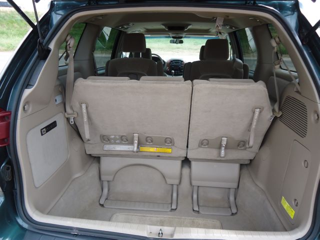 Toyota Sienna 2004 photo 18