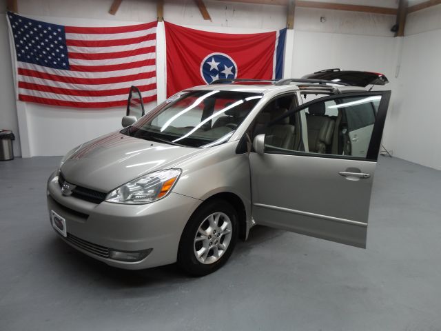 Toyota Sienna 2004 photo 27